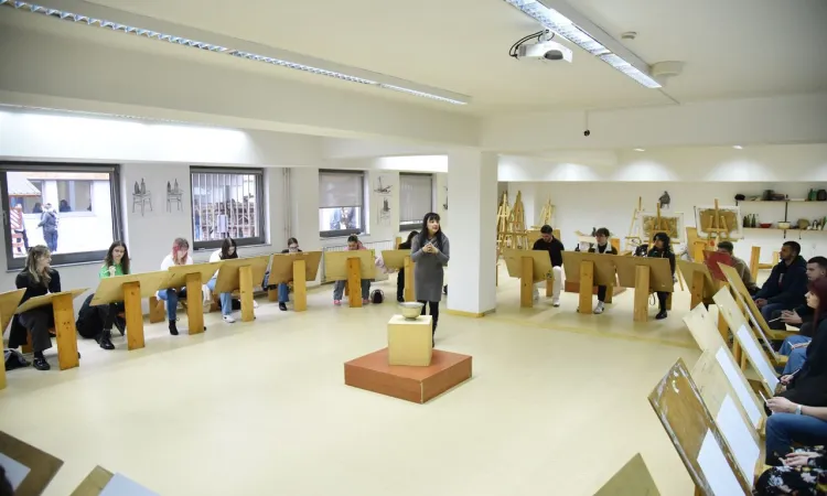 IUS “Show and Tell” Workshop: VACD Study Program Welcomes High School Students